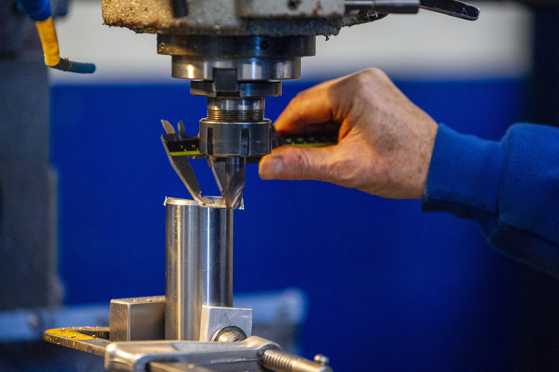 mechanical-workshop-5763465_1920.jpg